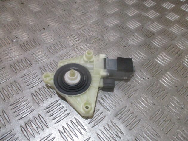 2016 GENUINE VW PASSAT B8 ESTATE REAR RIGHT DRIVER SIDE WINDOW MOTOR 5Q4959801D - Image 3