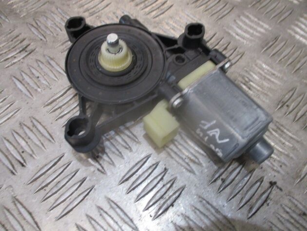2014 GENUINE SEAT LEON FRONT LEFT PASSENGER SIDE WINDOW MOTOR 5Q0959801B