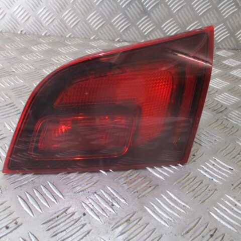 2012 GENUINE VAUXHALL ASTRA ESTATE REAR RIGHT DRIVER SIDE TAILGATE LAMP 13282249