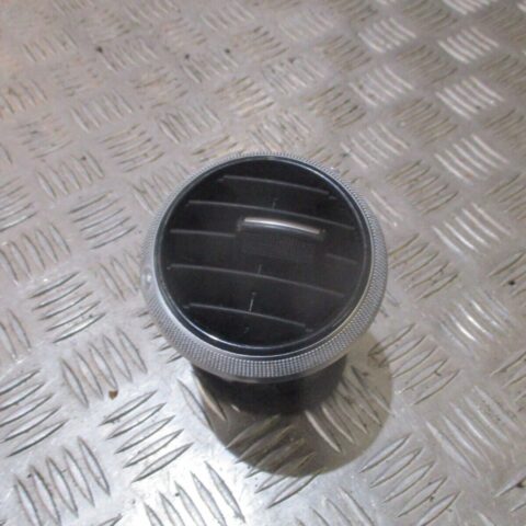 2012 GENUINE AUDI A3 8P FRONT DASHBOARD AIRVENT 8P0820901F