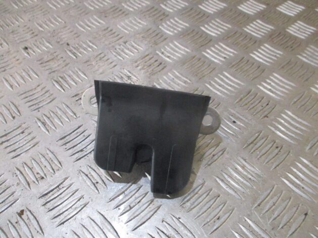 2016 GENUINE SEAT LEON 5F 5DR HATCHBACK TAILGATE BOOT LOCK CATCH 5F4827505C - Image 2