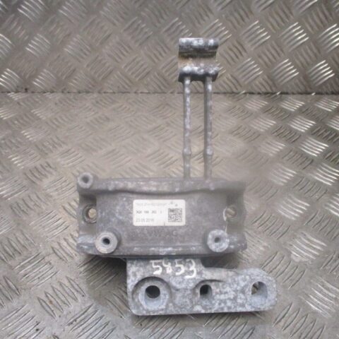 2016 GENUINE VW PASSAT B8 FRONT RIGHT DRIVER SIDE ENGINE MOUNT 3Q0199262J