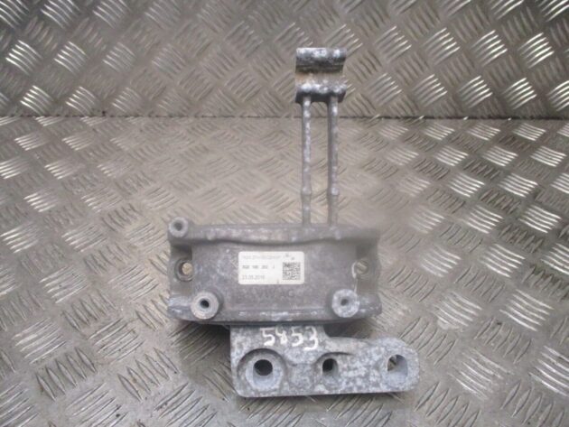 2016 GENUINE VW PASSAT B8 FRONT RIGHT DRIVER SIDE ENGINE MOUNT 3Q0199262J