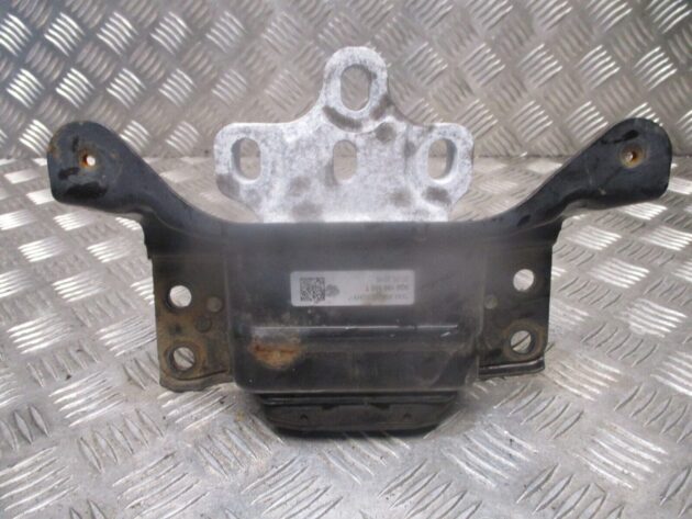 2016 GENUINE VW PASSAT B8 FRONT LEFT PASSENGER SIDE ENGINE MOUNT 5Q0199555T