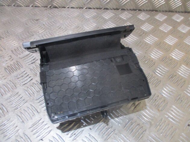 2018 GENUINE VW GOLF MK7 CENTRE CONSOLE STORAGE COMPARTMENT 5G2863391 - Image 3