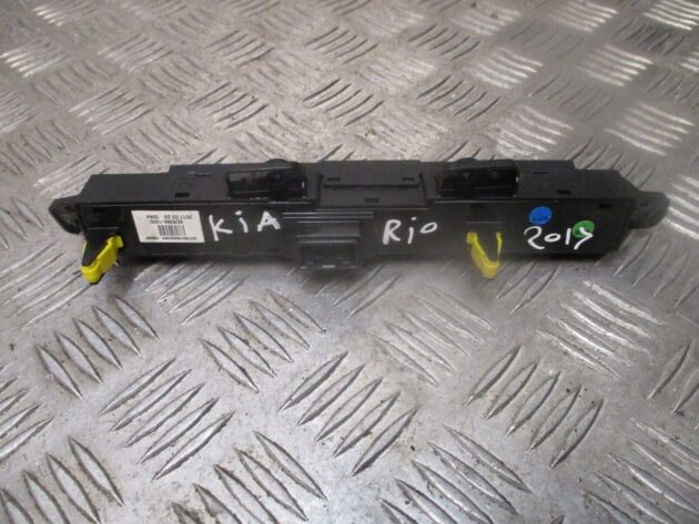 2017 GENUINE KIA RIO HAZARD DOOR LOCK SWITCH BUTTON 4D6365-1000 - Image 3