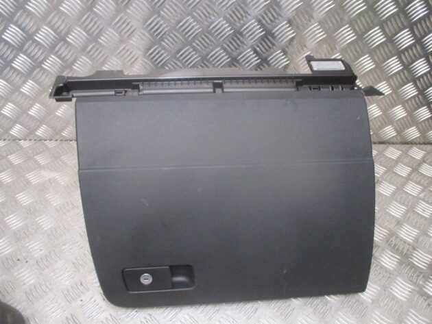 2016 GENUINE VW PASSAT B8 GLOVE BOX STORAGE COMPARTMENT 3G2857097AC - Image 3
