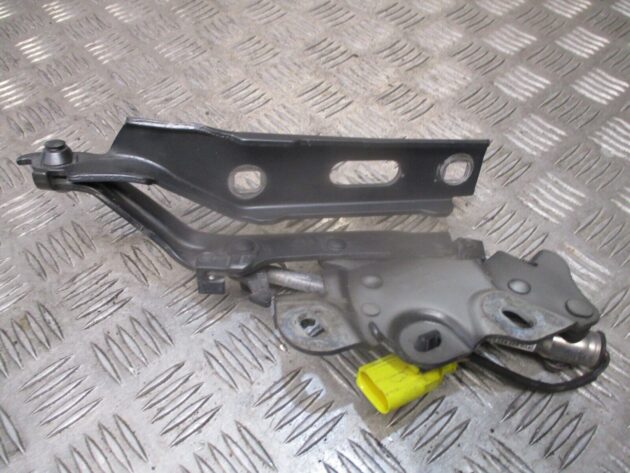 2014 GENUINE AUDI A3 8V FRONT RIGHT DRIVER SIDE BONNET HINGE 8V0823302 8V0823823 - Image 2