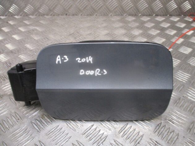 2014 GENUINE AUDI A3 8V 3DR REAR FUEL FILLER FLAP CAP COVER 8V3809906 - Image 2