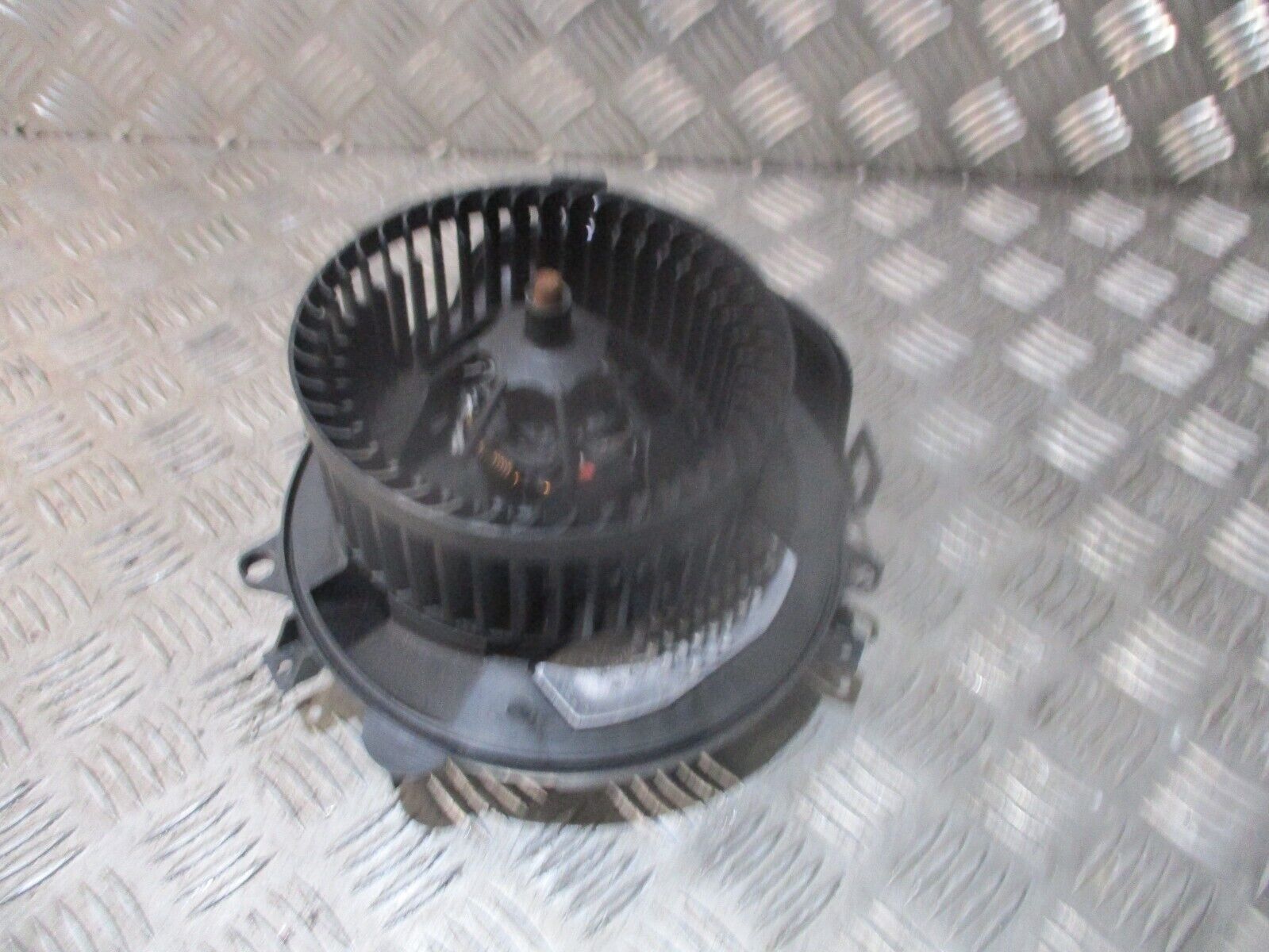 2015 GENUINE VW GOLF MK7 HEATER BLOWER FAN MOTOR 5Q2819021A - Image 2