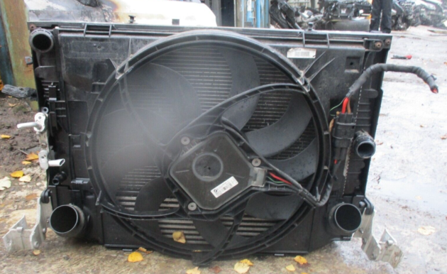 2014 GENUINE BMW 3 SERIES M SPORT 2.0 TDI AUTOMATIC RADIATOR RAD PACK - Image 2