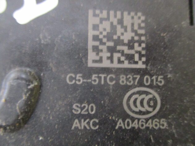 2014 GENUINE VW POLO 6R FRONT LEFT PASSENGER DOOR LIKE MECHANISM 5TC837015 - Image 2