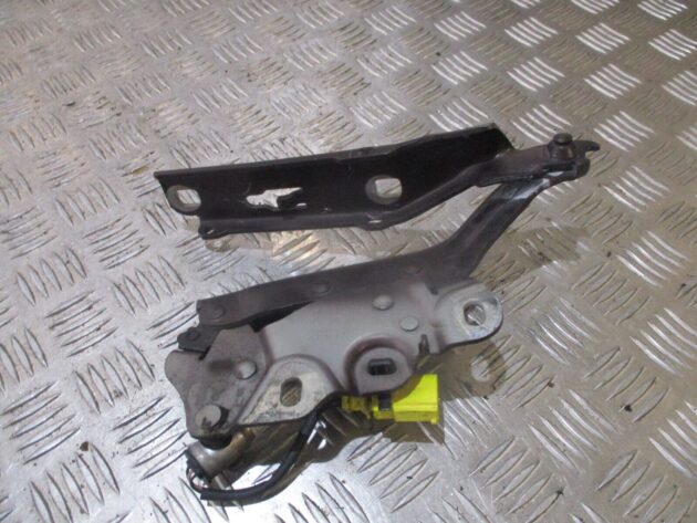 2014 AUDI A3 8V FRONT LEFT PASSENGER SIDE BONNET HINGE 8V0823301F 8V0823823F OEM