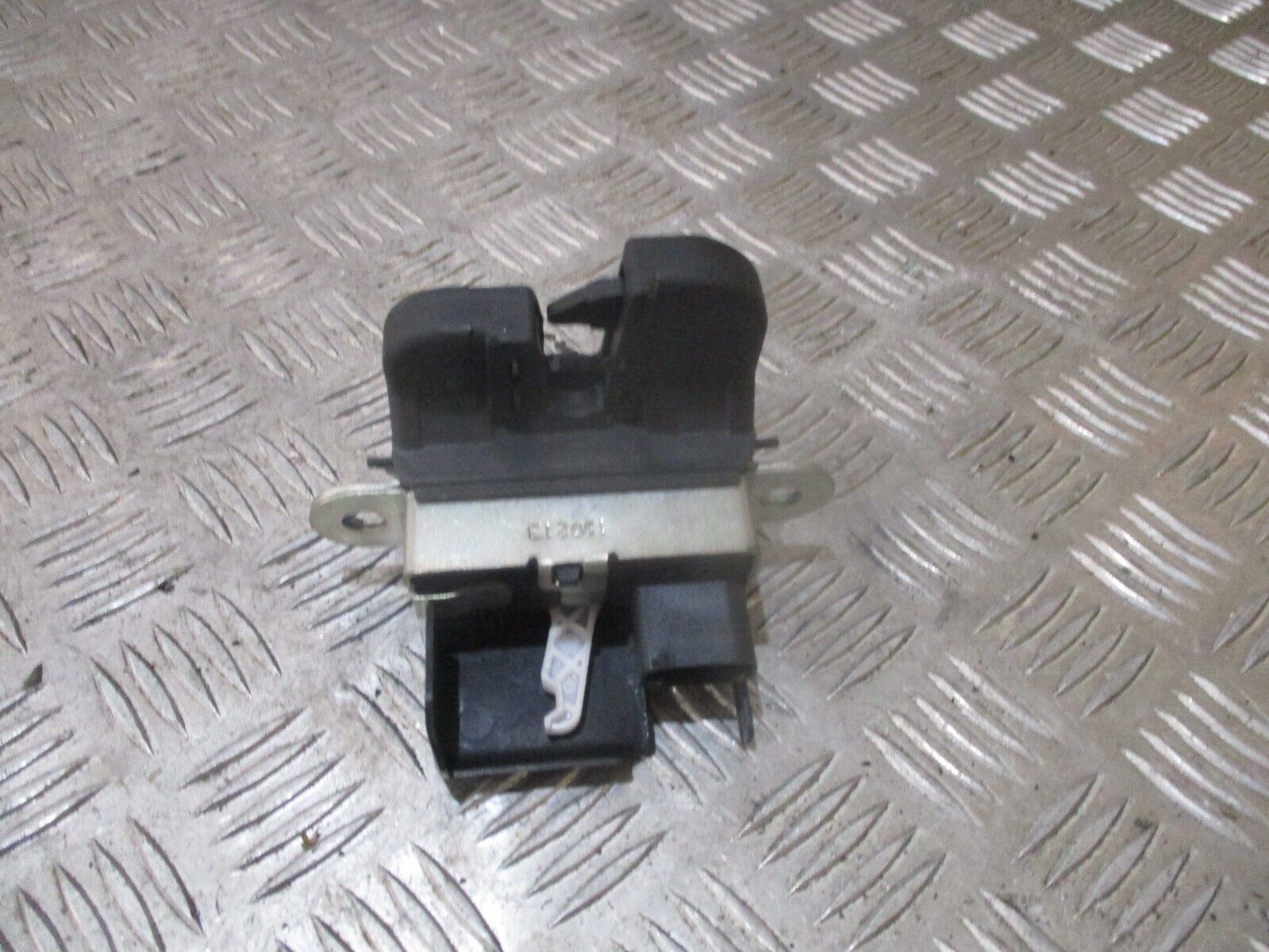 2015 GENUINE VW GOLF MK7 REAR TAILGATE BOOT LOCK MECHANISM 5G6827505