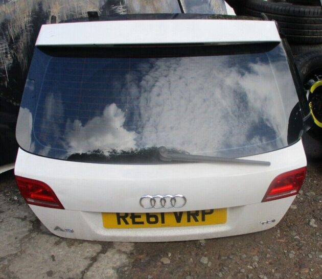 2012 GENUINE AUDI A3 8P HATCHBACK  BARE TAILGATE BOOTLID IN GOOD CONDITION - Image 2