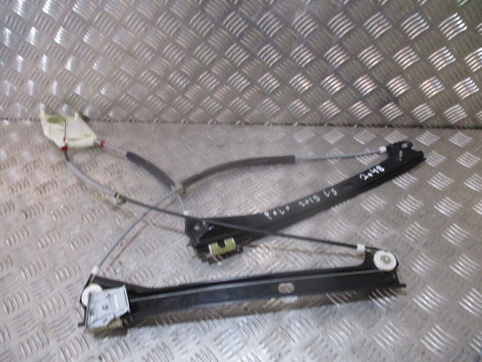 2015 GENUINE VW POLO 3 DOOR FRONT LEFT PASSENGER SIDE WINDOW REGULATER - Image 2