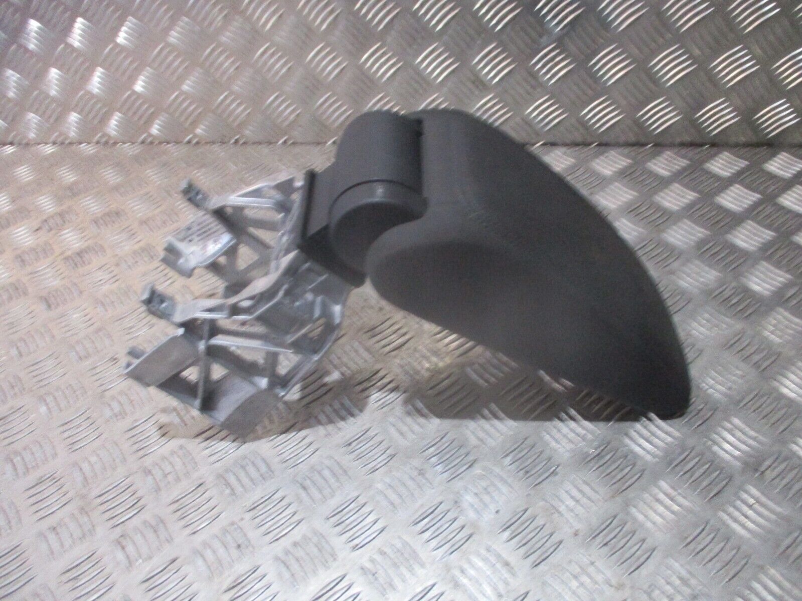 2015 GENUINE AUDI A3 8V CENTRE CONSOLE ARMREST 8V0864283 - Image 3