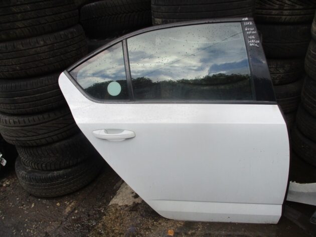 2017 GENUINE SKODA OCTAVIA HATCHBACK REAR RIGHT DRIVER SIDE BARE DOOR - Image 2