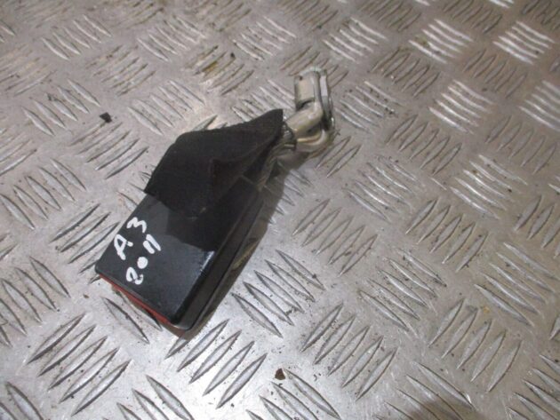 2012 GENUINE AUDI A3 8P REAR CENTRE SEAT BELT BUCKLE 8P0857740C - Image 2