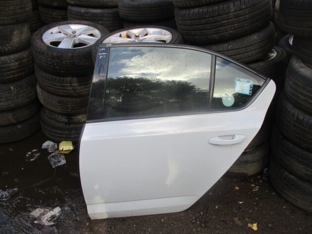 2017 GENUINE SKODA OCTAVIA HATCHBACK REAR LEFT PASSENGER SIDE BARE DOOR - Image 3