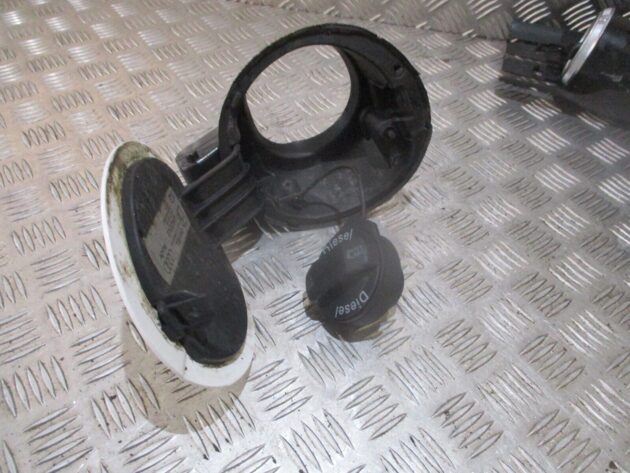 2012 GENUINE AUDI A3 8P REAR FUEL FILLER FLAP CAP 8P4809999 - Image 2