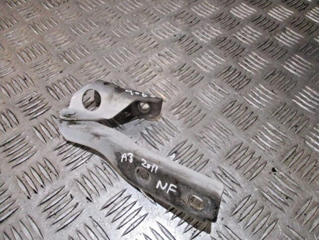 2012 AUDI A3 8P FRONT LEFT PASSENGER SIDE BONNET HINGE 8P0823301B