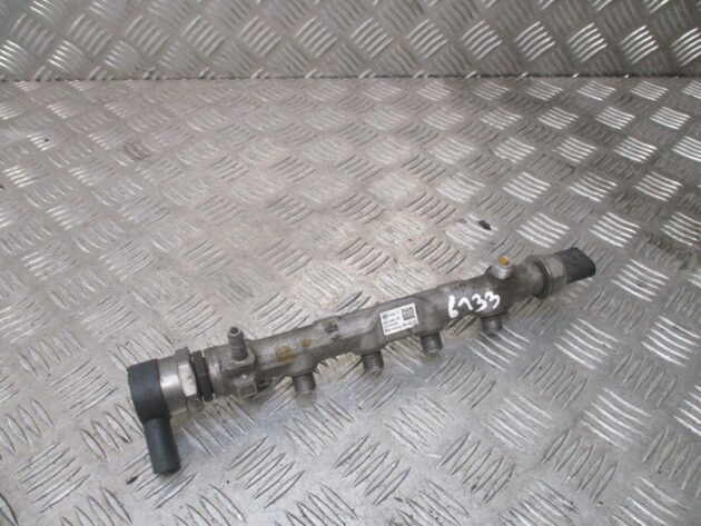 2017 GENUINE VW GOLF MK7 FUEL INJECTOR RAIL 04L089D - Image 3