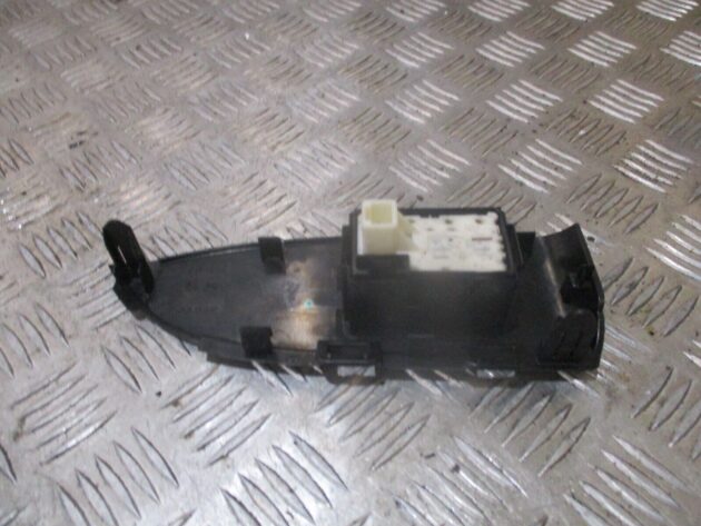2014 GENUINE TOYOTA PRIUS FRONT LEFT PASSENGER SIDE WINDOW SWITCH - Image 2