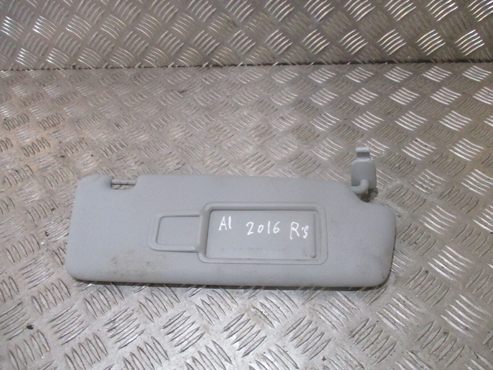 2016 GENUINE AUDI A1 FRONT RIGHT DRIVER SIDE SUNVISOR 8K0857552