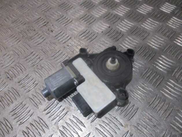 2018 GENUINE VW GOLF MK7 REAR RIGHT DRIVER SIDE WINDOW MOTOR 5Q0959812D - Image 3