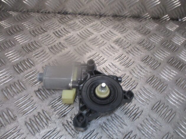 2016 GENUINE AUDI A3 8V FRONT RIGHT DRIVER SIDE DOOR WINDOW MOTOR 5Q0959802B