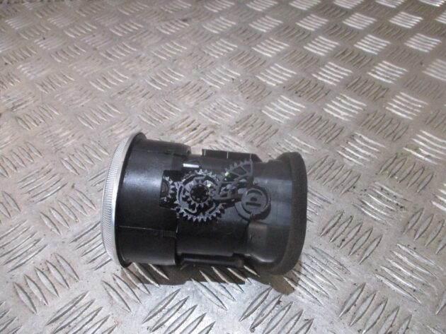 2012 GENUINE AUDI A3 8P FRONT DASHBOARD AIRVENT 8P0820901F - Image 2