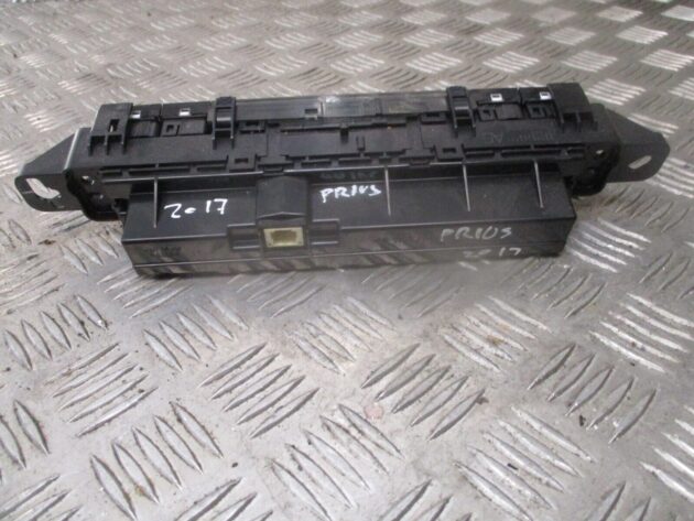 2017 GENUINE TOYOTA PRIUS AC HEATER CLIMATE CONTROL SWITCH PANEL 55900-47231 - Image 3