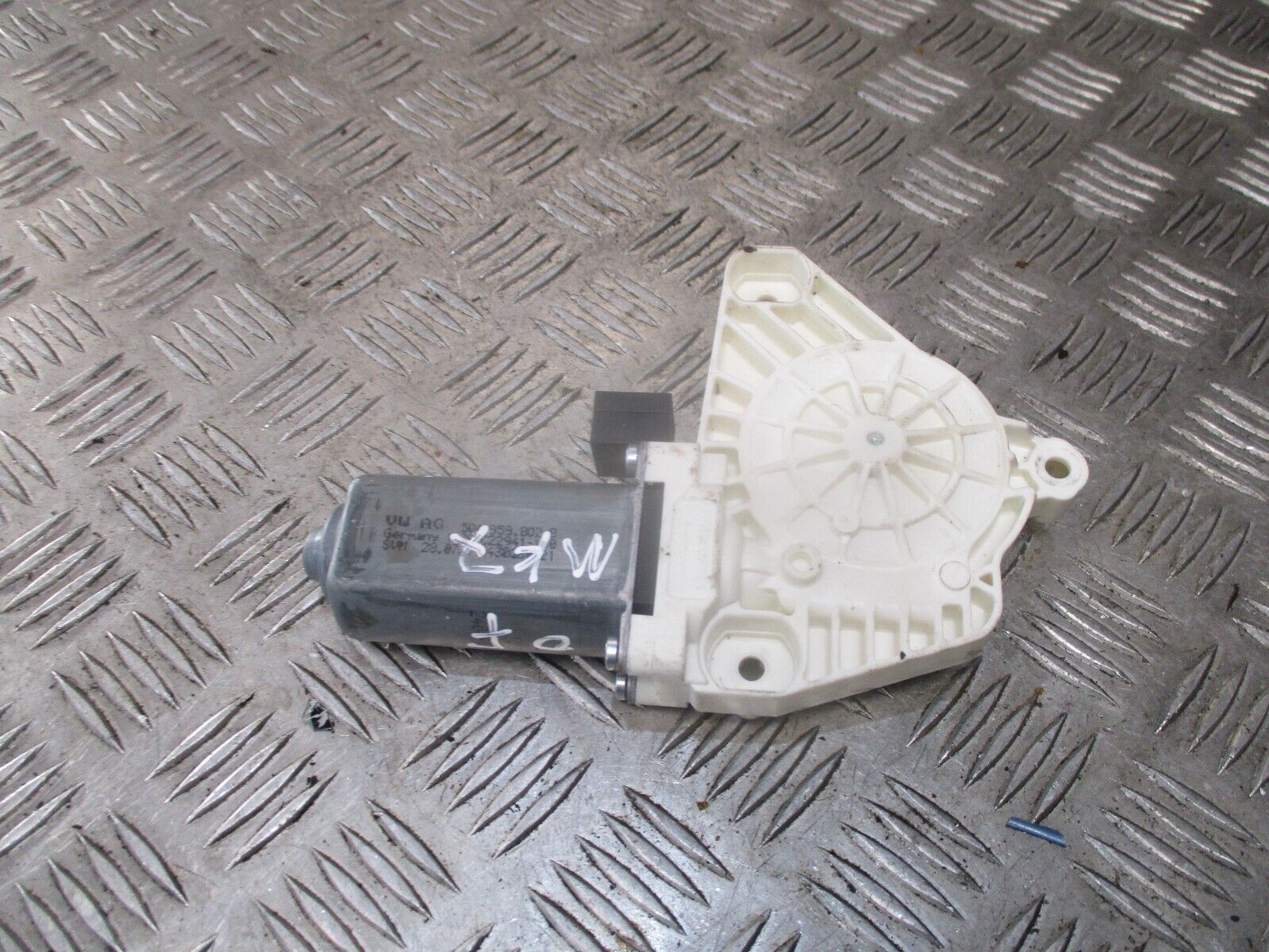 2015 GENUINE VW GOLF MK7 FRONT RIGHT DRIVER SIDE WINDOW MOTOR 5Q4959802B