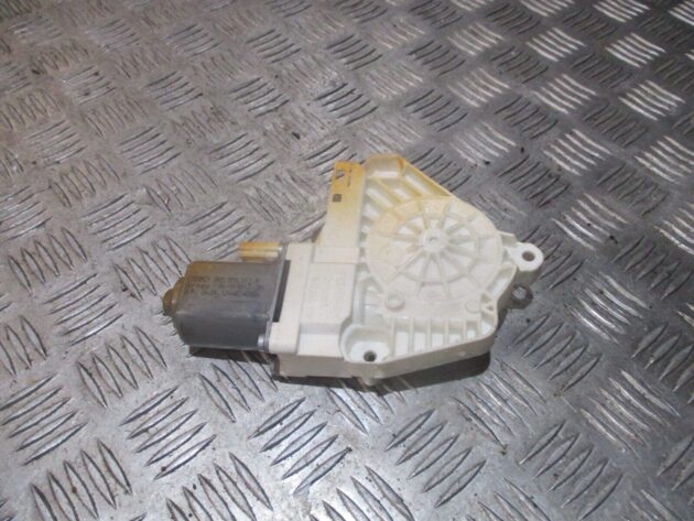 2016 GENUINE AUDI A1 REAR LEFT PASSENGER SIDE WINDOW MOTOR 8K0959812A - Image 3
