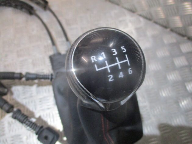 2014 GENUINE AUDI A3 8V 6 SPEED MANUAL GEAR SHIFTER SELECTOR 5Q0711049AQ - Image 2