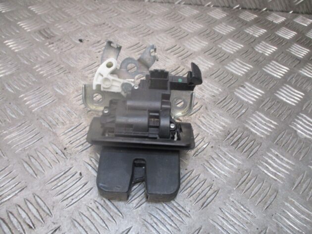 2013 GENUINE AUDI A3 8V REAR TAILGATE BOOT LOCK MECHANISM 8R0827505 - Image 3