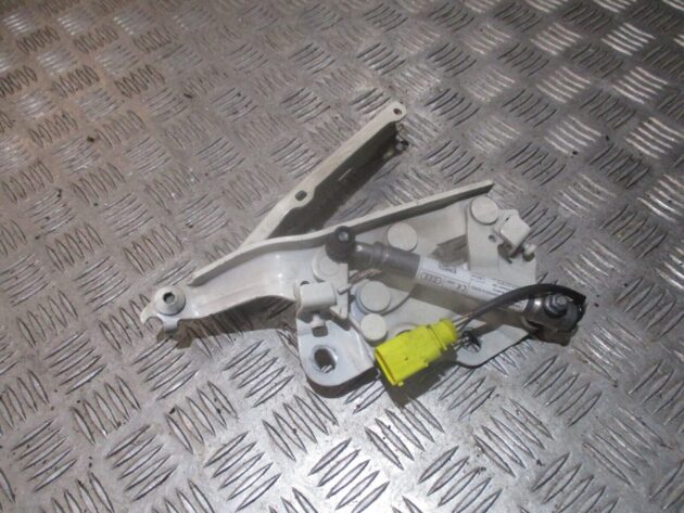 2014 GENUINE AUDI A3 FRONT RIGHT DRIVER SIDE BONNET HINGE 8V0823301F 8V0823823F - Image 2