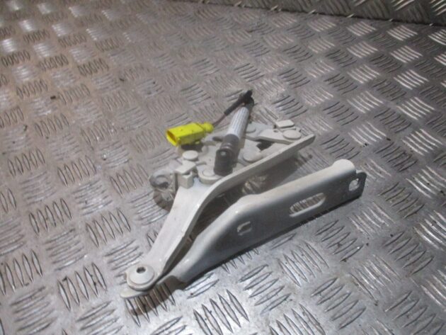 2014 GENUIN AUDI A3 FRONT LEFT PASSENGER SIDE BONNET HINGE 8V0823302F 8V0823823F