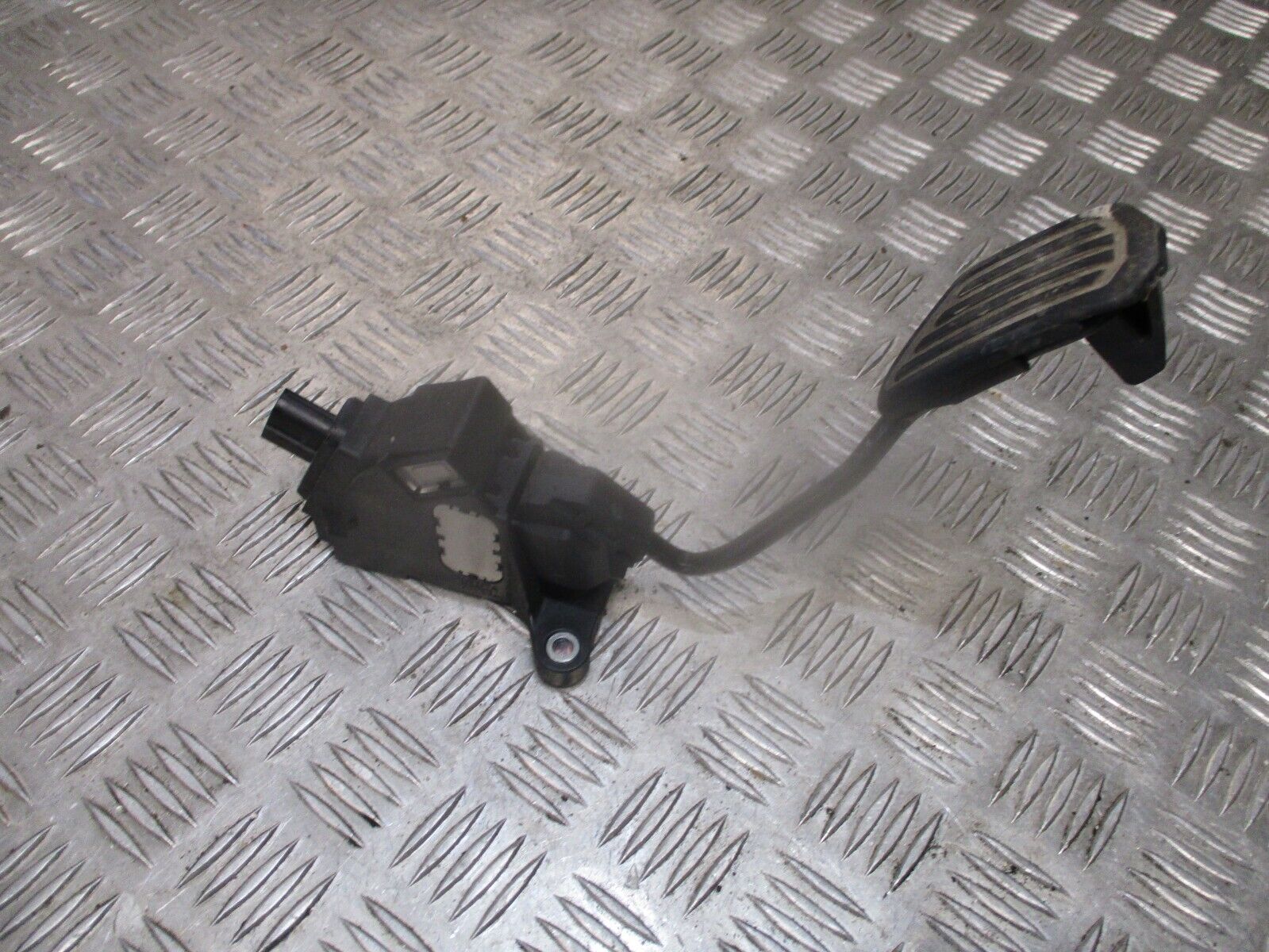 2013 GENUINE TOYOTA YARIS ACCELERATOR THROTTLE PEDAL 78110-0D140