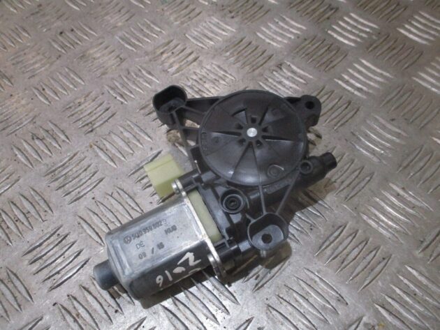2016 GENUINE SEAT LEON FRONT RIGHT DRIVER SIDE WINDOW MOTOR 5Q0959802
