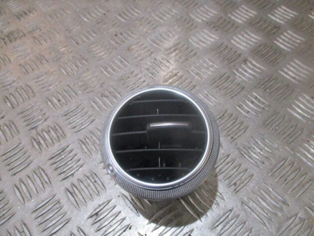 2012 GENUINE AUDI A3 8P FRONT RIGHT DRIVER SIDE DASHBOARD AIRVENT 8P0820901F - Image 2