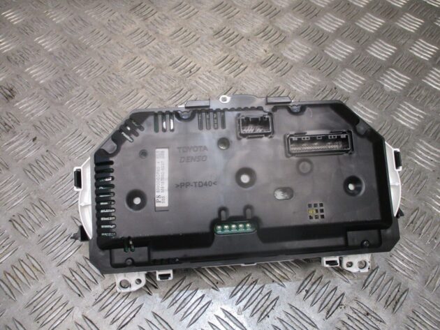 2013 GENUINE TOYOTA YARIS SPEEDOMETER INSTRUMENT CLUSTER CLOCK 83800-0DP80 - Image 4