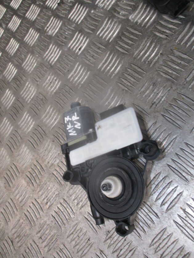 2015 GENUINE VW GOLF MK7 REAR LEFT PASSENGER SIDE WINDOW MOTOR 5Q0959811 - Image 3