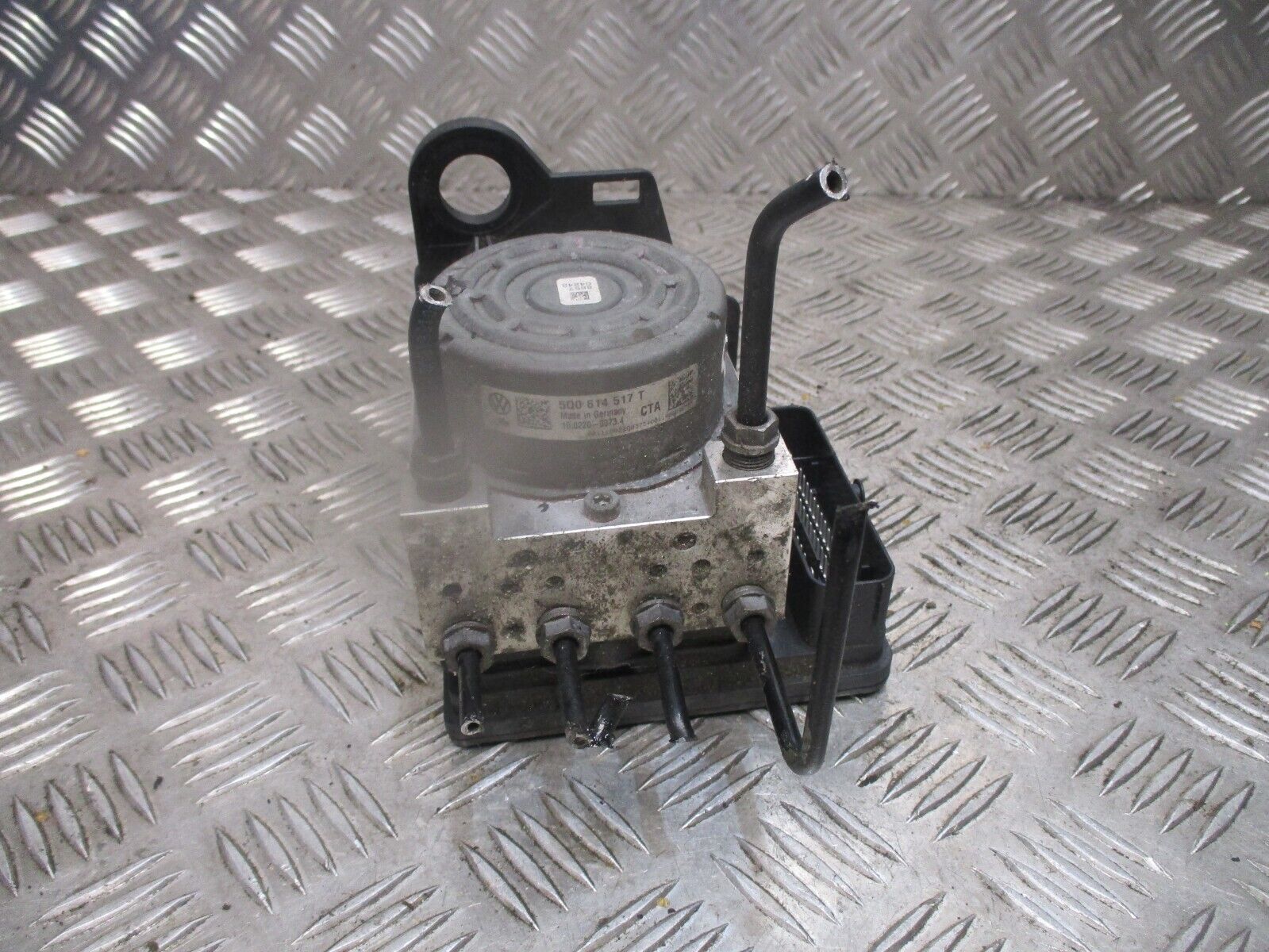 2015 GENUINE VW GOLF MK7 ABS PUMP CONTROL MODULE UNIT 5Q0907379AA 5Q0614517T