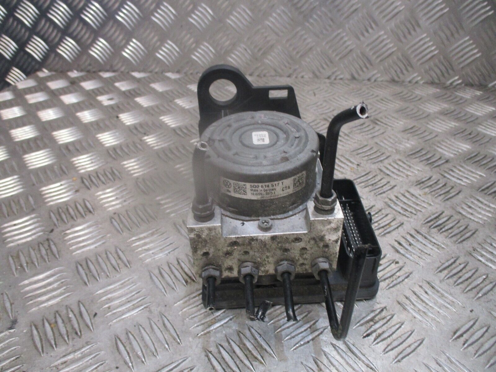 2015 GENUINE VW GOLF MK7 ABS PUMP CONTROL MODULE UNIT 5Q0907379AA 5Q0614517T - Image 3