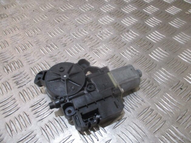 2012 GENUINE VW POLO 6R FRONT LEFT PASSENGER SIDE WINDOW MOTOR 6R0959801T - Image 2