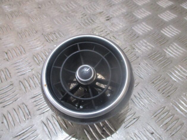 2016 GENUINE AUDI A1 8X FRONT DASHBOARD AIRVENT 8X2820951 - Image 2