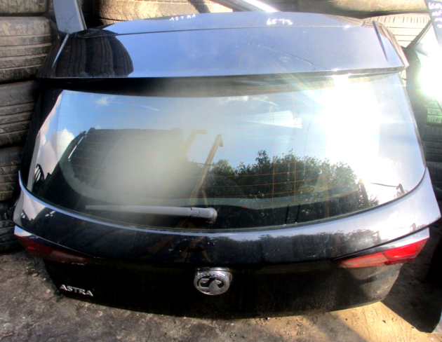 2015 GENUINE VAXHALL ASTRA REAR BARE SHELL TAILGATE BOOTLID