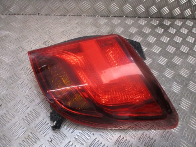 2017 GENUINE TOYOTA YARIS REAR RIGHT DRIVER SIDE TAILLIGHT LAMP OSR - Image 2